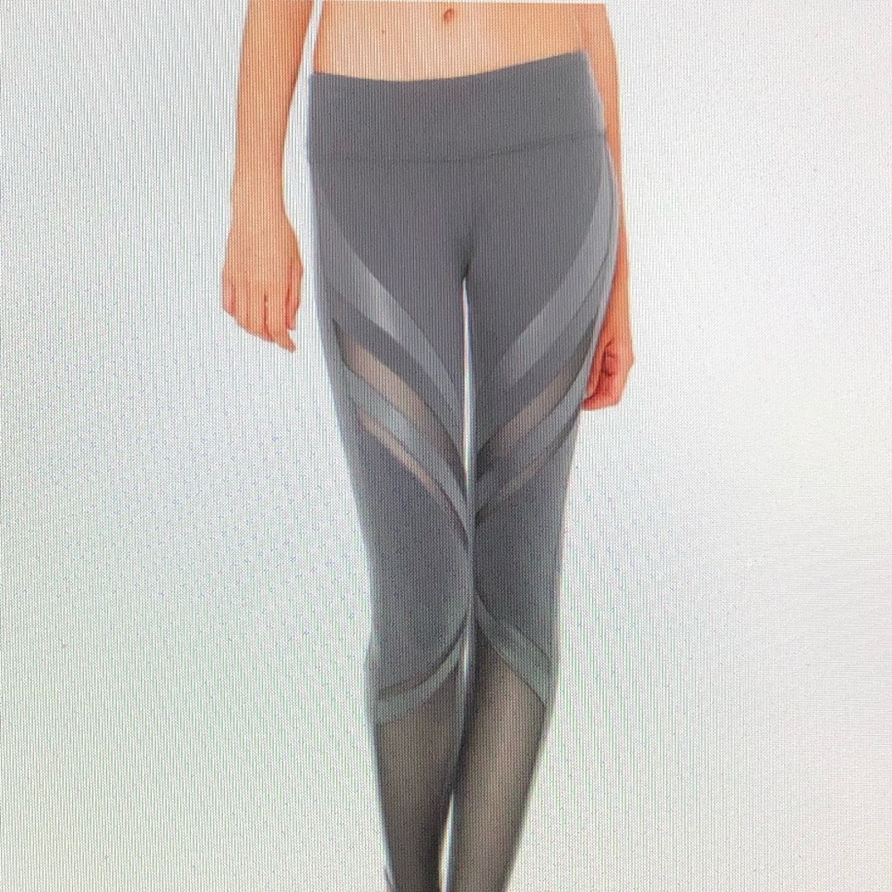 ALO GRAY EPIC LEGGINGS SIZE -Small